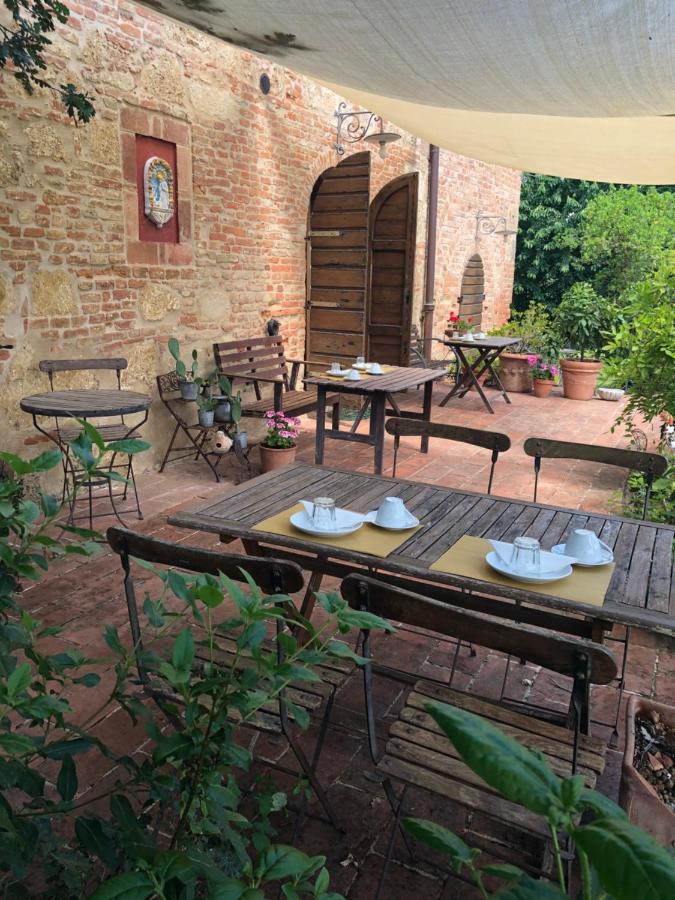 Al Giardino Degli Etruschi Guest House Chiusi Bagian luar foto